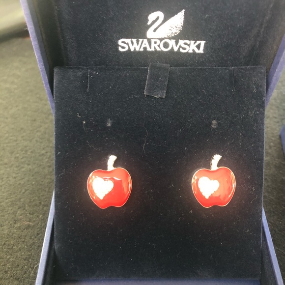 Swarovski I Love New York Necklace & Earrings Set - Picture 6 of 13